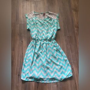 Juniors Red Camel Elastic Waist Teal And Off White Chevron Pattern Dress XS